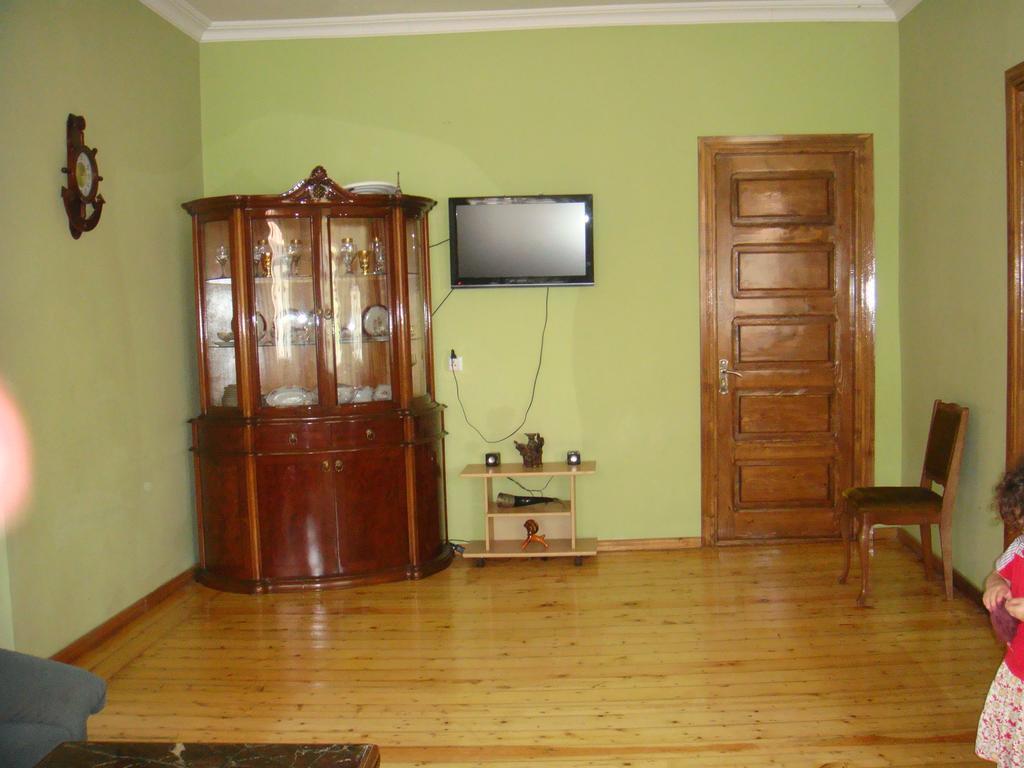 באטומי Guest House Quiet Home מראה חיצוני תמונה