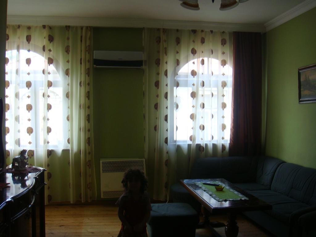 באטומי Guest House Quiet Home מראה חיצוני תמונה
