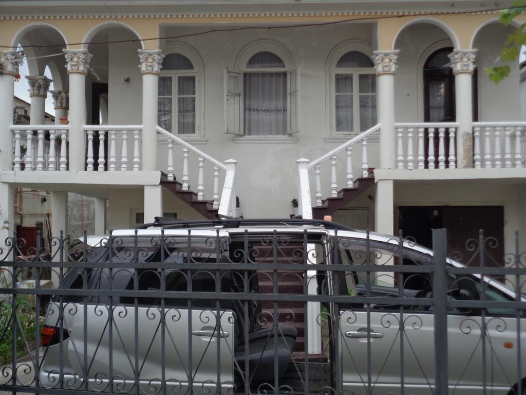 באטומי Guest House Quiet Home מראה חיצוני תמונה