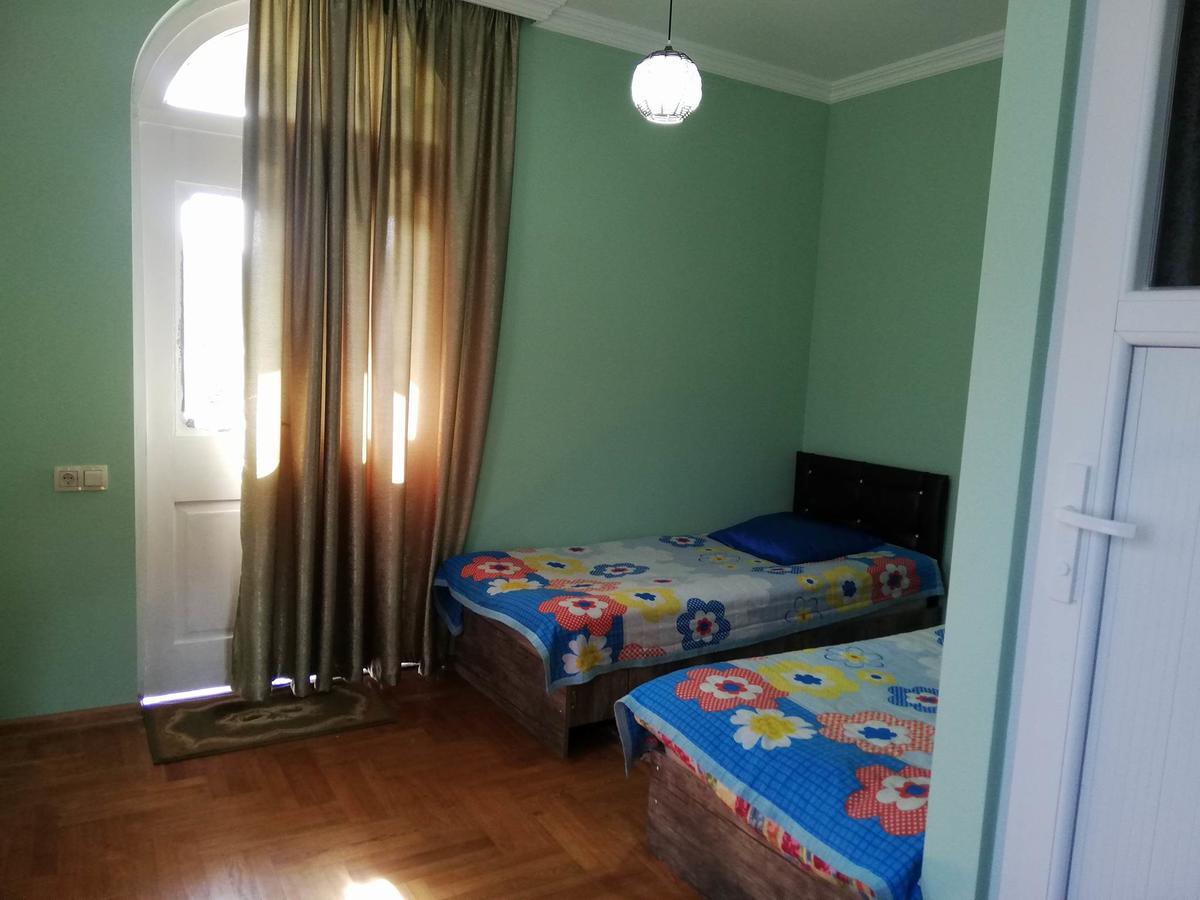 באטומי Guest House Quiet Home מראה חיצוני תמונה