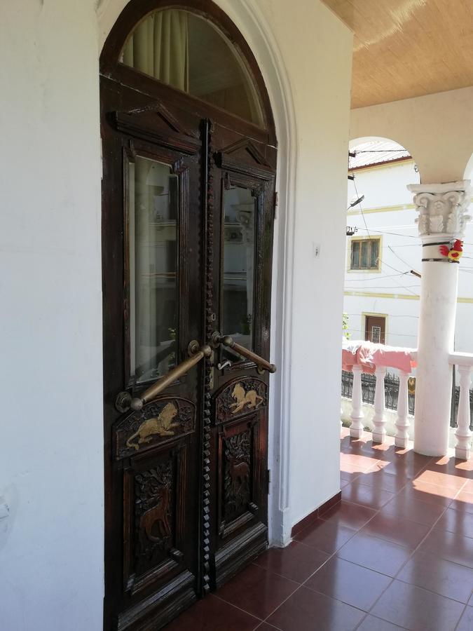 באטומי Guest House Quiet Home מראה חיצוני תמונה